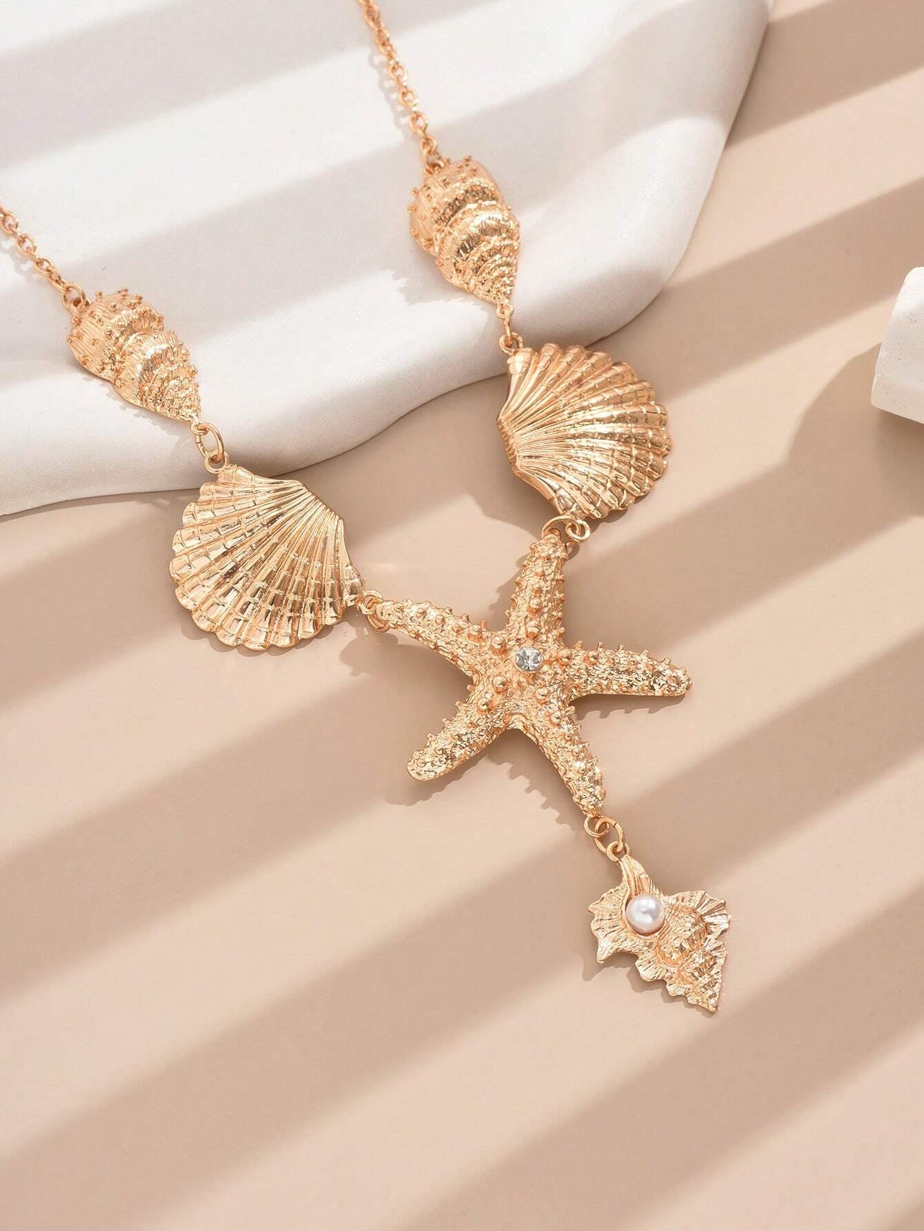 1Pc Gold-Tone Exaggerated Y-Shaped Necklace with Oceanic Creatures Seastar, Shell and Conch Pendant